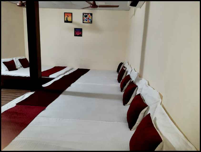 Group AC Rooms – Ideal for friends, teams, and corporate outings